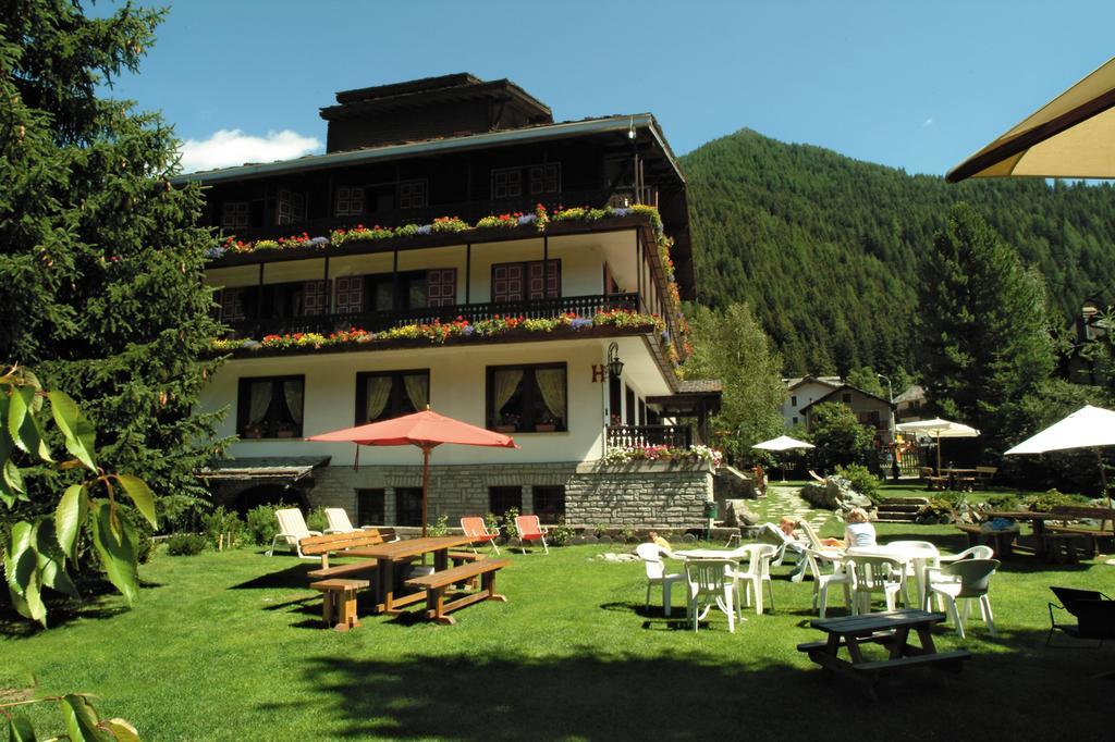 Hotel Castor Champoluc Eksteriør bilde